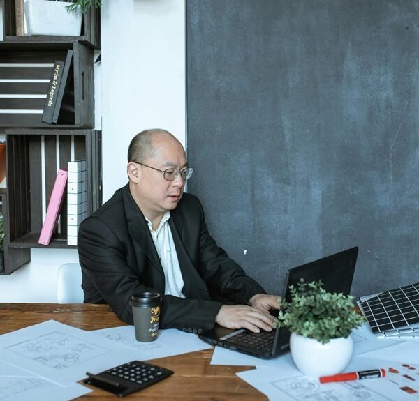 Creative Digital Hub 948193639 Online Suite